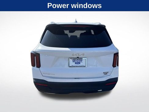 Used 2024 Kia Sorento S FWD image 6