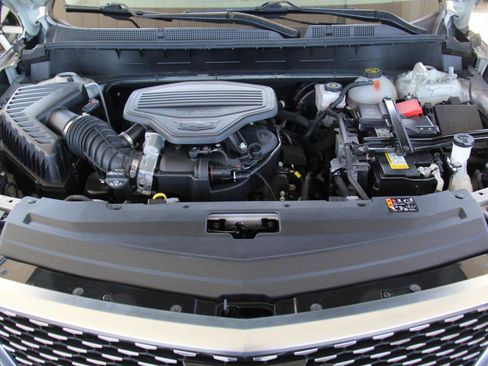 Used 2022 Cadillac XT6 Premium Luxury w/ Technology Package FWD image 35