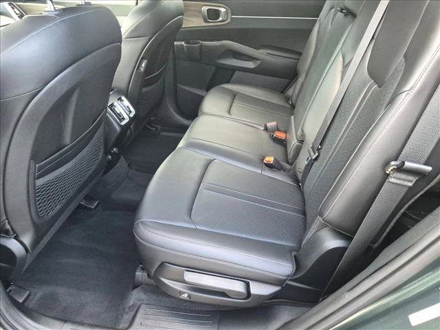 Used 2022 Kia Sorento S w/ Panoramic Sunroof Package AWD/4WD image 17