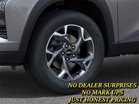 New 2026 Chevrolet Trax LT w/ Driver Confidence Package image 9