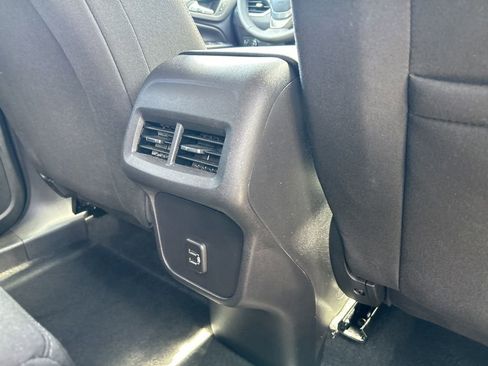 Used 2024 Chevrolet Equinox LT AWD/4WD image 46