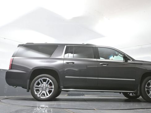 Used 2018 GMC Yukon XL SLT w/ Premium Edition AWD/4WD image 25