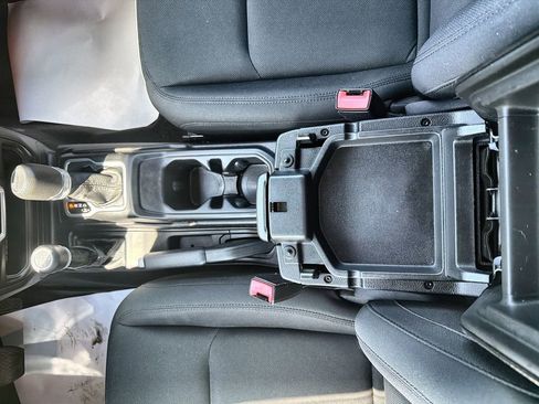 Used 2018 Jeep Wrangler Unlimited Sport AWD/4WD image 32
