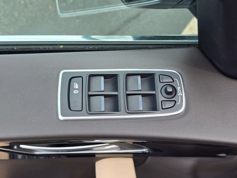 Used 2017 Jaguar F-PACE Prestige AWD/4WD image 32