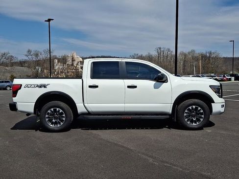 Used 2024 Nissan Titan PRO-4X w/ Off Road Protection Package image 11