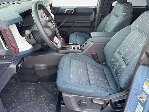 New 2025 Ford Bronco Heritage Edition image 4