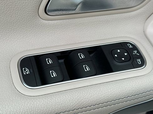 Certified 2025 Mercedes-Benz CLA 250 image 12