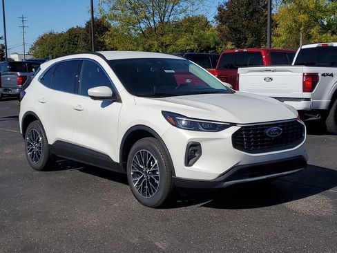 New 2026 Ford Escape SE w/ PHEV Premium Package image 5