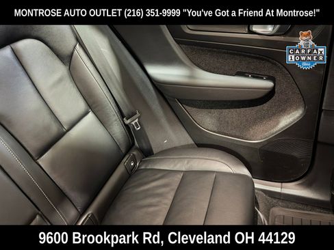 Used 2023 Volvo XC40 B5 Core image 33