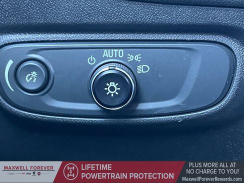 Used 2022 Chevrolet Equinox LS image 12