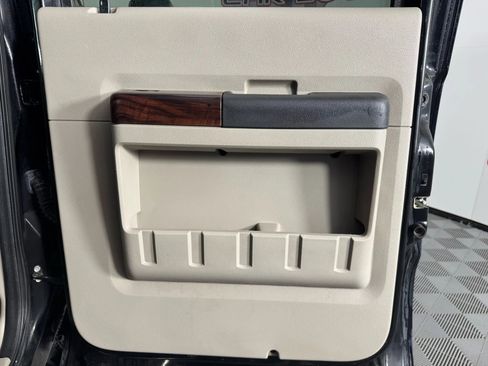 Used 2009 Ford F250 Lariat image 36