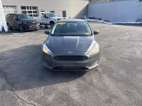 Used 2018 Ford Focus SE image 2