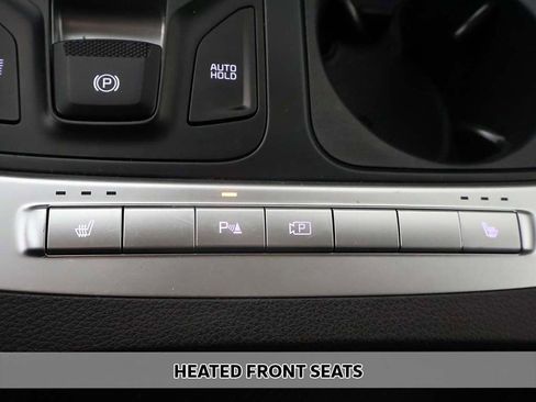 Used 2025 Kia Carnival FWD image 7
