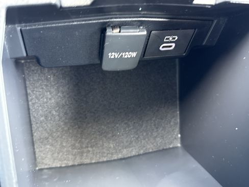 Used 2024 Toyota Corolla Cross LE FWD image 28