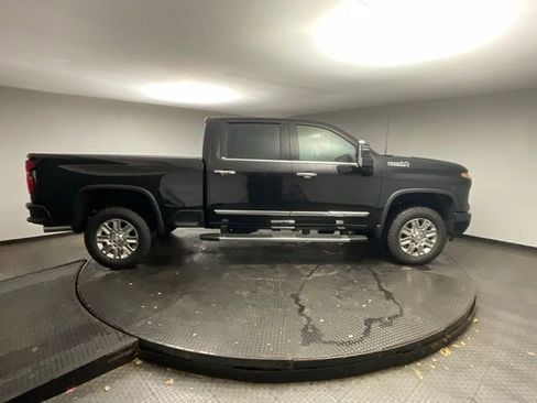 New 2026 Chevrolet Silverado 3500 High Country w/ Technology Package image 8