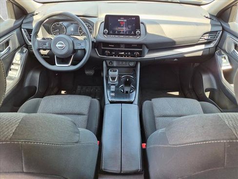 Used 2024 Nissan Rogue SV FWD image 18