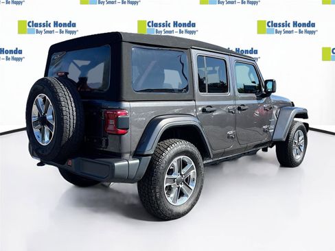 Used 2022 Jeep Wrangler Unlimited Sahara w/ LED Lighting Group image 8