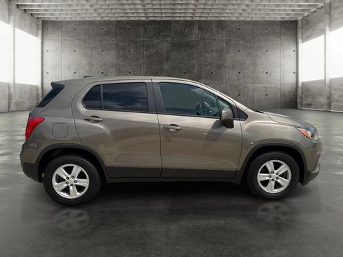 Used 2020 Chevrolet Trax LS w/ Tint and Cruise Package FWD image 4