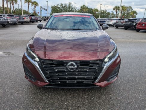 Certified 2024 Nissan Altima 2.5 SV FWD image 9