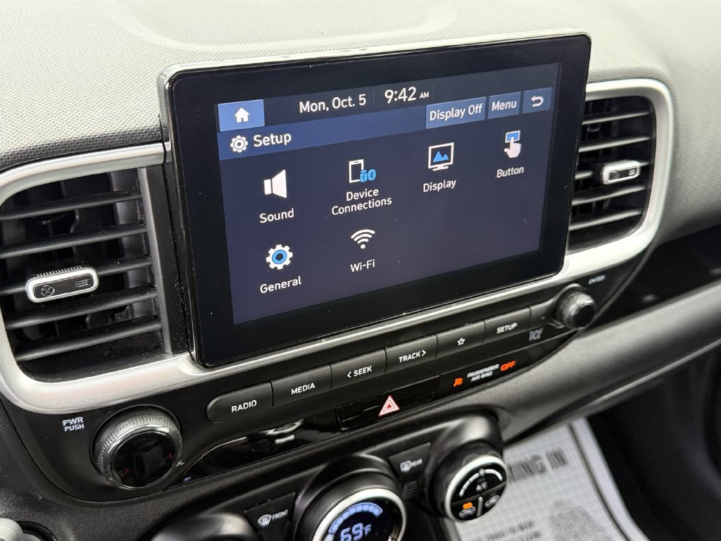 Used 2024 Hyundai Venue SEL FWD image 30