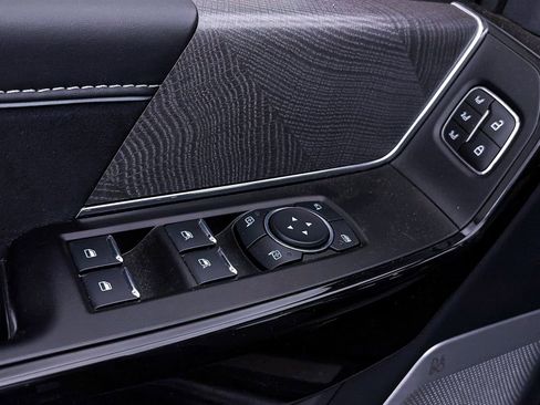 Used 2023 Ford F150 Lightning Platinum AWD/4WD image 20