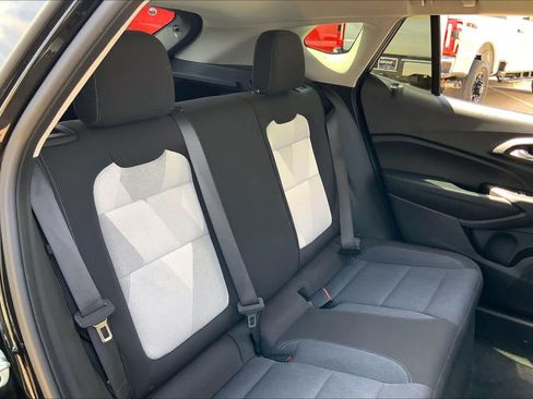 Used 2025 Chevrolet Trax LS FWD image 20