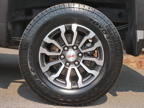 Used 2020 GMC Sierra 1500 AT4 w/ AT4 Premium Package image 19
