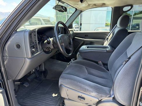 Used 2004 GMC Sierra 1500 SLE w/ Suspension Package, Off-Road AWD/4WD image 9