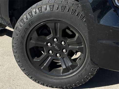 Used 2017 Chevrolet Tahoe LT w/ Luxury Package image 9