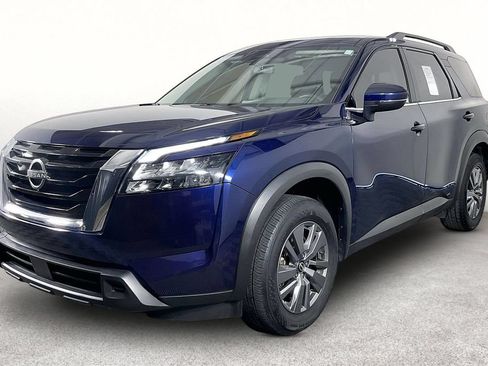 Used 2025 Nissan Pathfinder SV FWD image 14