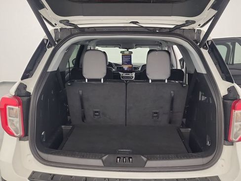 Used 2024 Ford Explorer XLT w/ Equipment Group 202A AWD/4WD image 24