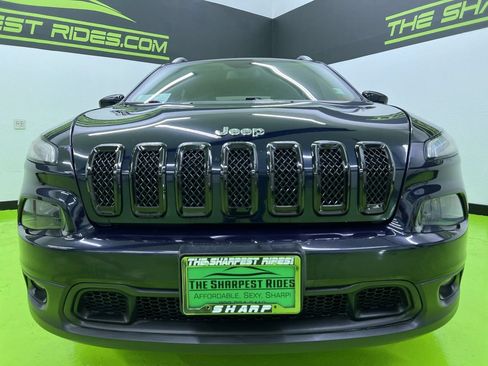 Used 2016 Jeep Cherokee Latitude AWD/4WD image 3