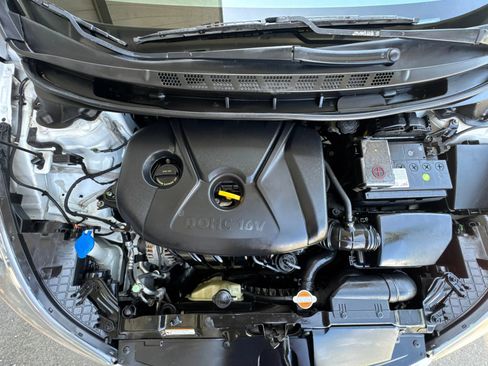 Used 2013 Hyundai Elantra GLS FWD image 45