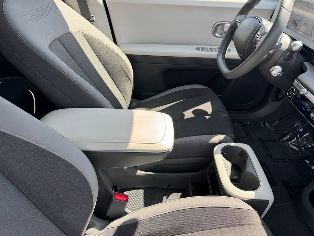 Certified 2024 Hyundai Ioniq 5 SE RWD image 8