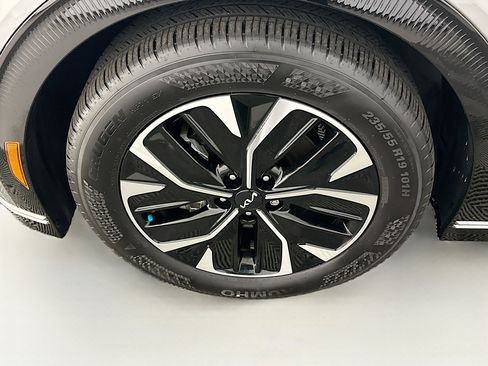 Used 2024 Kia EV6 Wind AWD/4WD image 11