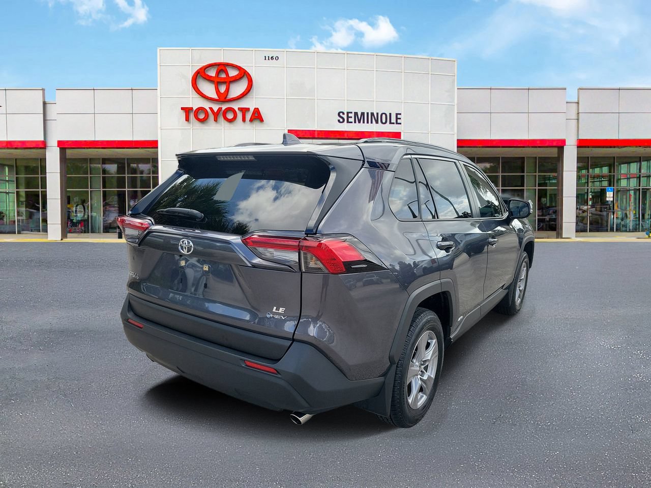 Used 2025 Toyota RAV4 LE AWD/4WD image 3