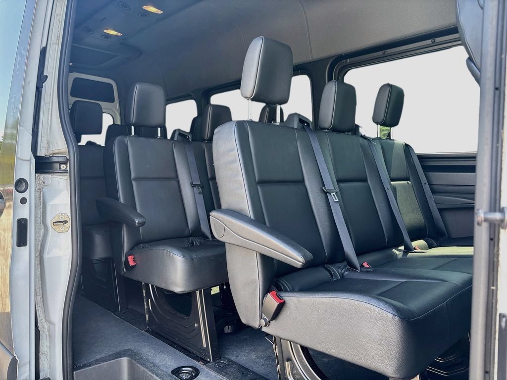 Used 2022 Mercedes-Benz Sprinter 2500 image 16
