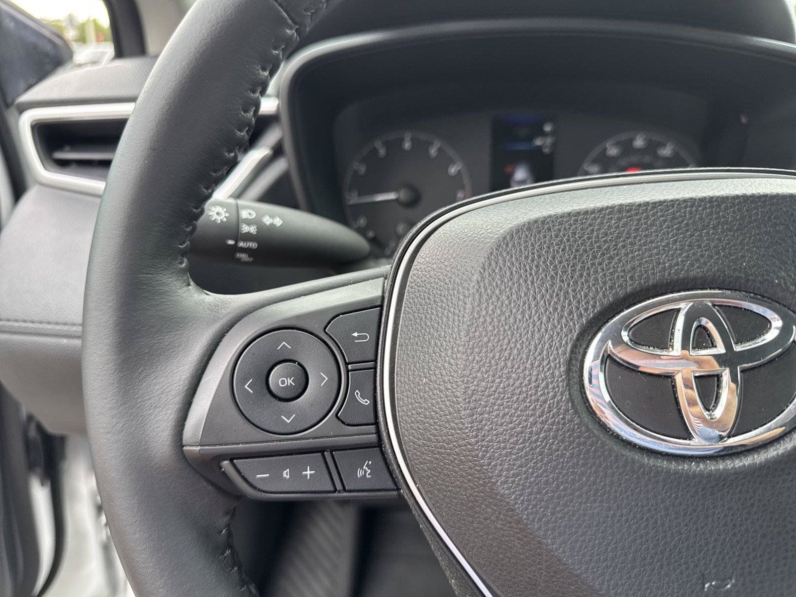 Used 2024 Toyota Corolla Cross LE FWD image 16