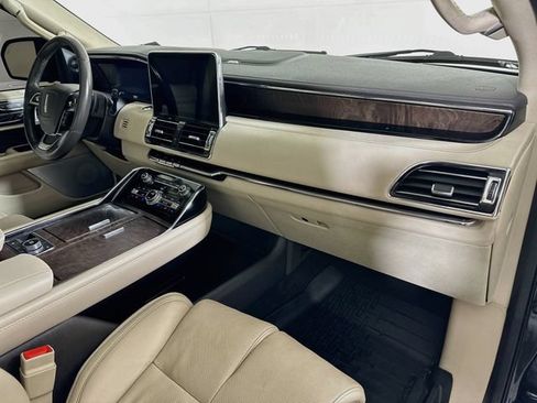Used 2021 Lincoln Navigator Reserve w/ Luxury Package AWD/4WD image 38