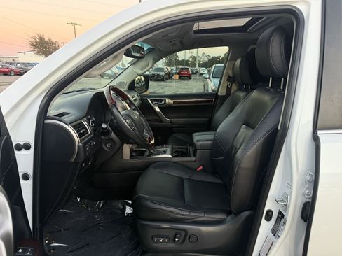 Used 2014 Lexus GX 460 image 26