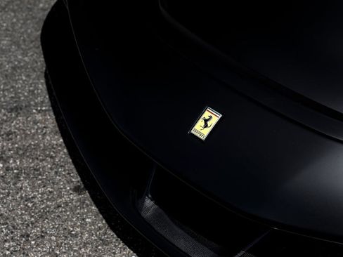 Used 2022 Ferrari SF90 Spider image 34