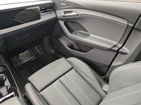 Used 2025 Audi Q6 e-tron Premium Plus w/ Premium Plus image 18