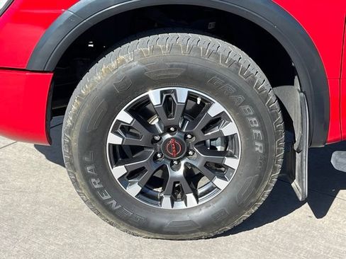 Used 2023 Nissan Titan PRO-4X w/ Pro-4x Convenience Package AWD/4WD image 10
