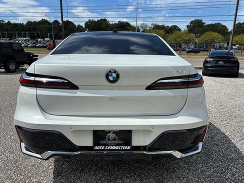 Used 2023 BMW 740i image 5