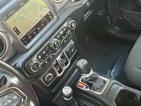 Used 2021 Jeep Wrangler Unlimited Sport image 30