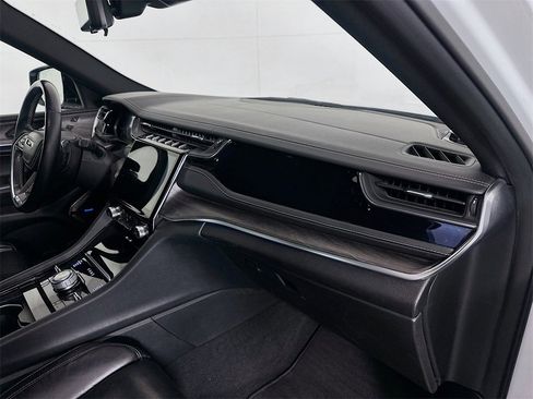 Used 2022 Jeep Grand Cherokee Overland w/ Luxury Tech Group IV image 31