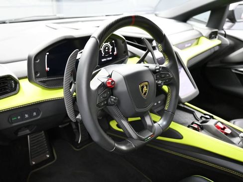 Used 2024 Lamborghini Revuelto AWD/4WD image 16