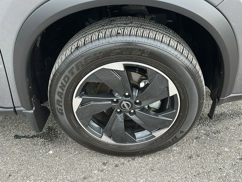 Certified 2024 Nissan Rogue SV w/ SV Premium Package image 8