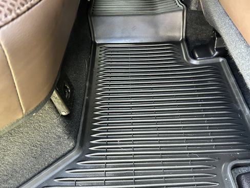 Used 2019 Toyota Tacoma Limited AWD/4WD image 25