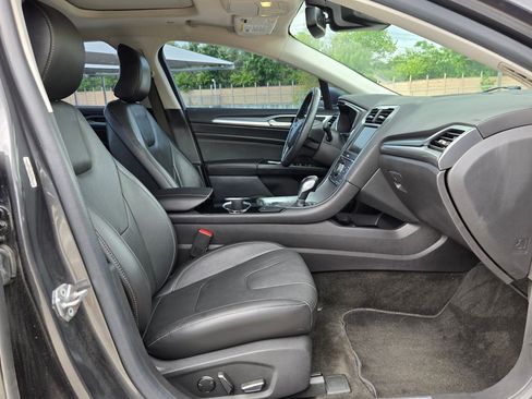 Used 2015 Ford Fusion Titanium image 22